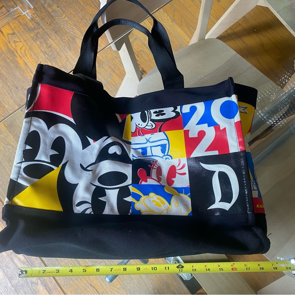 Disneyland exclusive 2021 tote